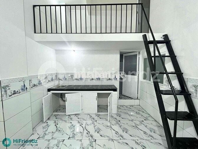 Cho thuê phòng duplex dạng bancol cửa sổ vs studio mặt đường thđ q5