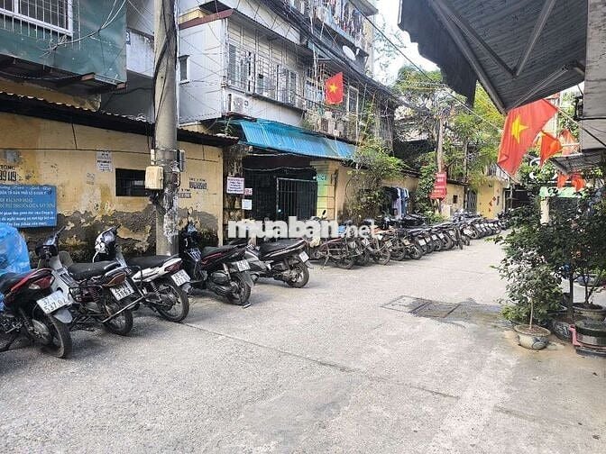 Căn Góc Tập thể ngay Ngã Tư Thái Hà -Chùa Bộc - 55m2 -2PN -Giá 3.55 tỷ