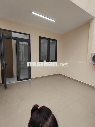 Cho thuê nhà 2 lầu đường số 10 phường tân quy Quận 7