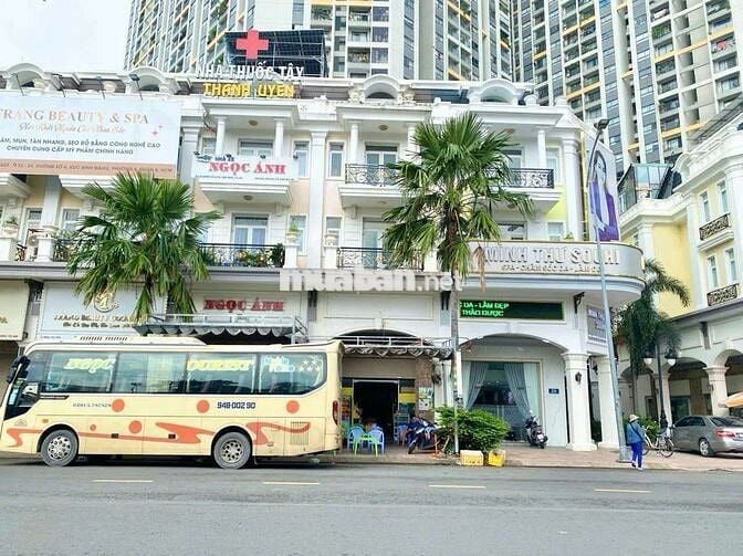 Cho thuê nguyên căn nhà phố 5x17m. Mặt tiền Tạ Quang Bửu. Q8