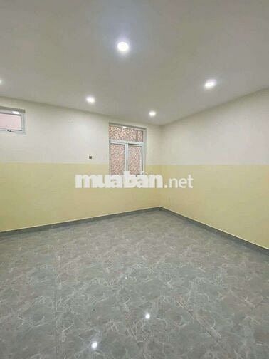 Cho thuê nguyên căn nhà phố 5x17m. Mặt tiền Tạ Quang Bửu. Q8