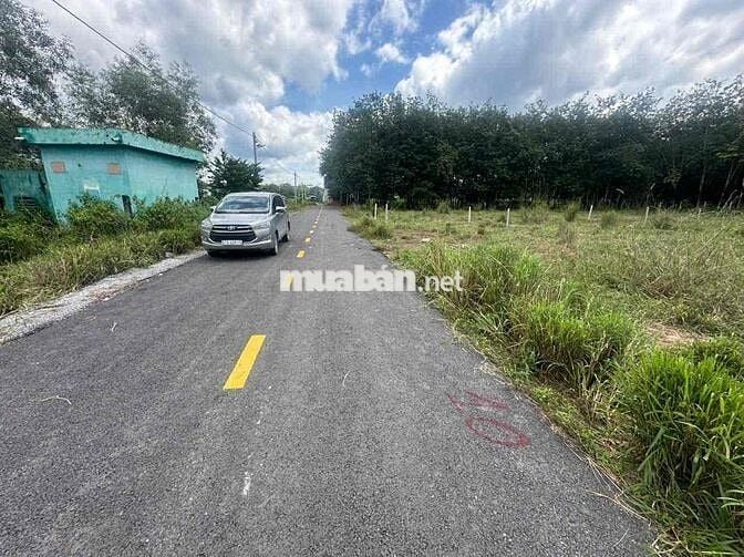 Cách DH chỉ 100m có lô đất vuông vứt 225m2 giá cực mềm chỉ 320tr