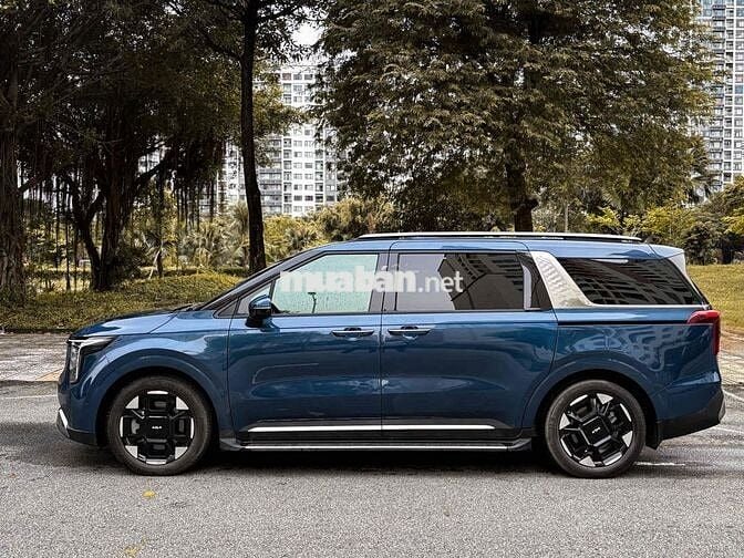 Kia Carnival 2024 2.2D Signature 7 ghế - 17890 km