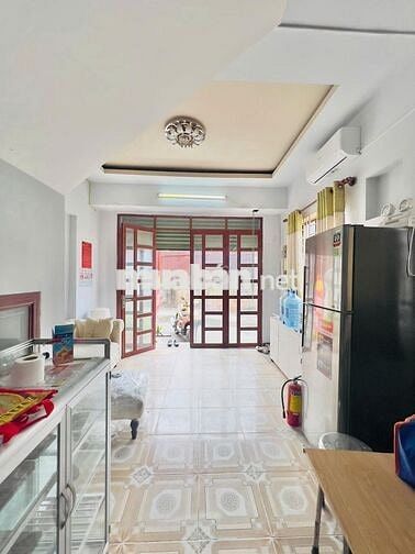 Nhà gần Eaon Tân Phú hẽm 5m dt 32m2 vuông giá 4,1 tỷ thương lượng