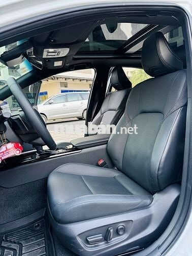 Toyota Camry 2.5 HEV Top 2025 - 8000km