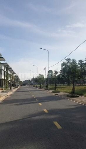 Bán Nhà ( 5x15m), MT đẹp 12m , vành đai 4 , Bến Cát BD., hướng Nam,
