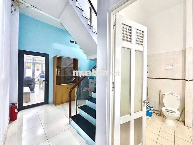 NHÀ NGUYÊN CĂN 1 TRỆT 3 LẦU, 6 PHÒNG NGỦ.