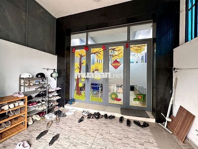 NHÀ NGUYÊN CĂN 1 TRỆT 3 LẦU, 6 PHÒNG NGỦ.