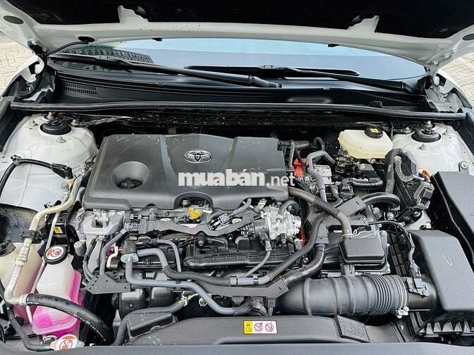 Toyota Camry 2.5 HEV Top 2025 - 8000km