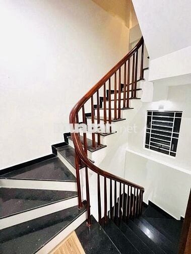 Bán nhà LÔ GÓC- 35m- full nội thất tại Tây Mỗ