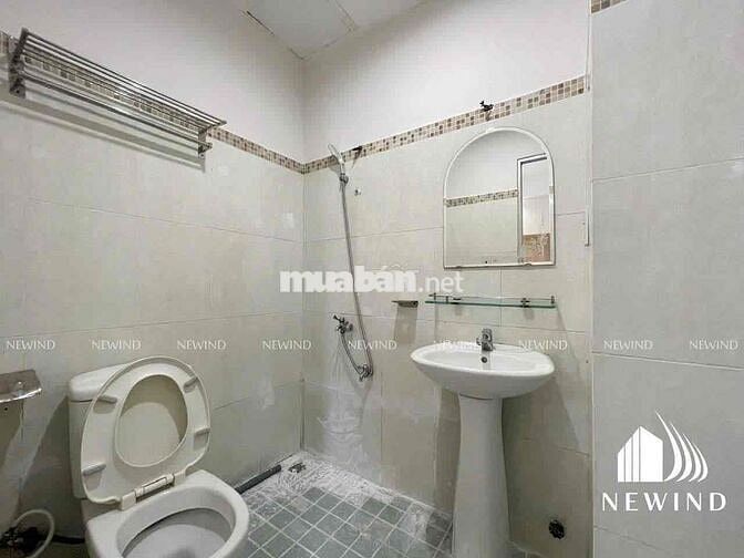 Chính chủ cho thuê phòng cửa sổ trời rộng trung tâm Q7 miễn môi giới