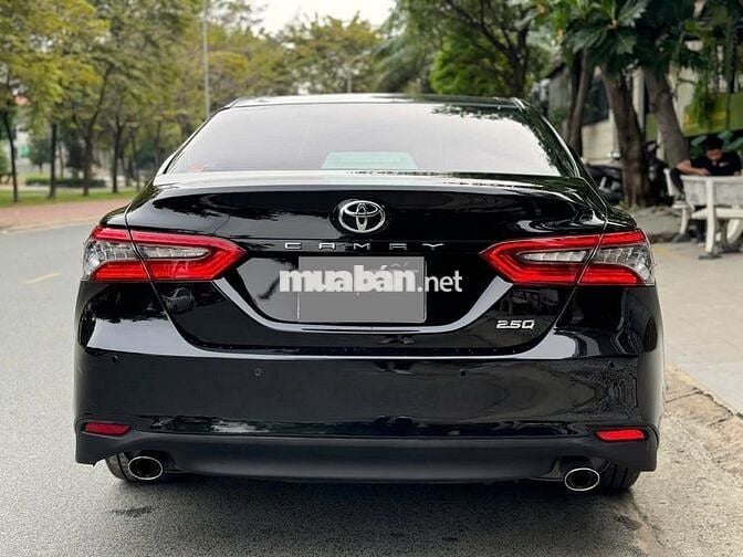 Bán xe Toyota Camry 2.5Q 2023 màu đen