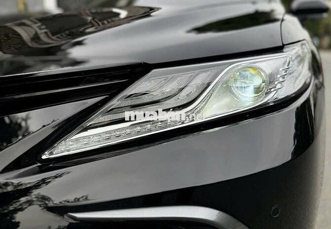 Bán xe Toyota Camry 2.5Q 2023 màu đen