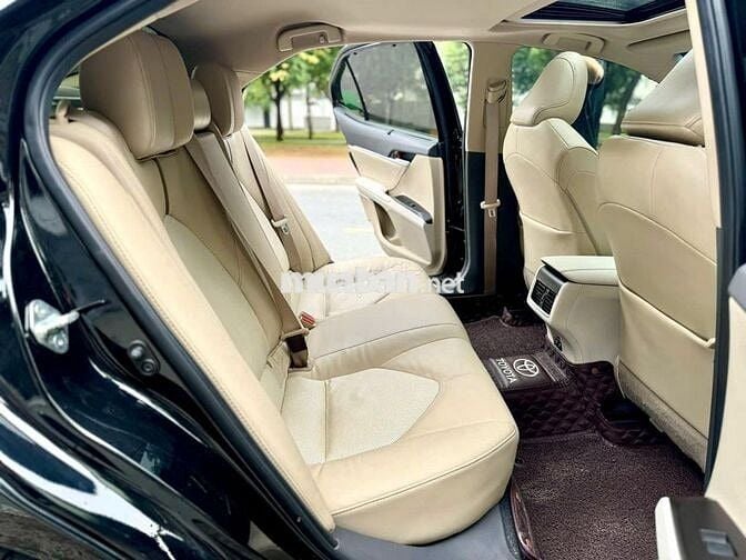 Bán xe Toyota Camry 2.5Q 2023 màu đen