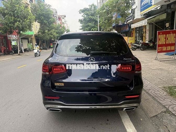 Mercedes Benz GLC 300/4Matic 2022 - 12000 km Xanh