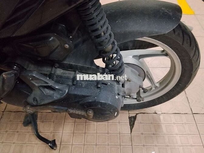 Bán xe click 110, màu đen.