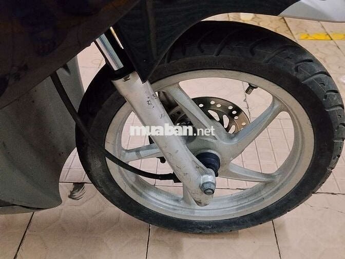 Bán xe click 110, màu đen.