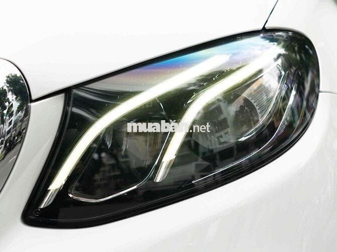 Mercedes E200 ĐKLĐ 2018 - Trắng/Nâu - Zin Đẹp