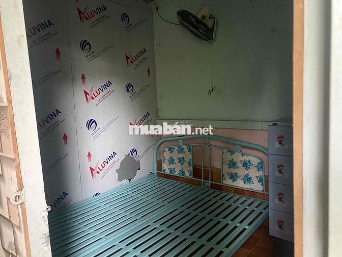 Mặt bằng kinh doanh cà phê sạc xe điện, kho chứa hàng, nơi sản xuất