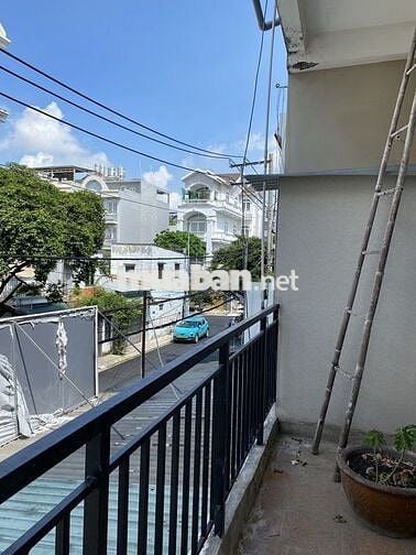 Thuê phòng trọ đường Thạch Lam giá rẻ, có ban công thoáng mát