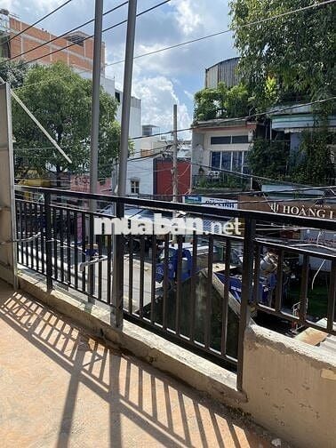 Thuê phòng trọ đường Thạch Lam giá rẻ, có ban công thoáng mát