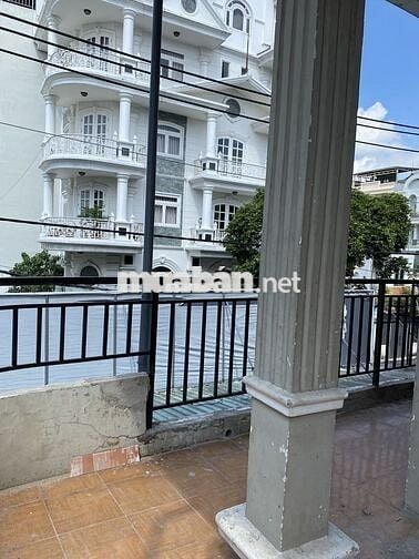 Thuê phòng trọ đường Thạch Lam giá rẻ, có ban công thoáng mát