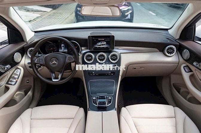 Mercedes Benz GLC300 4Matic 2019 - 85000 km