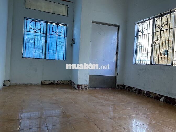 Thuê phòng trọ đường Thạch Lam giá rẻ, có ban công thoáng mát