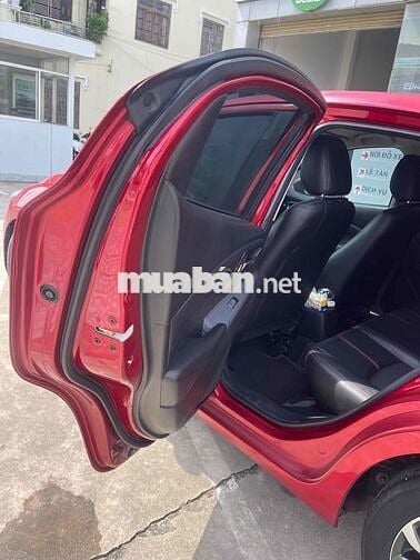 Mazda 2 2016  1.5 AT Hatchback - 85000 km