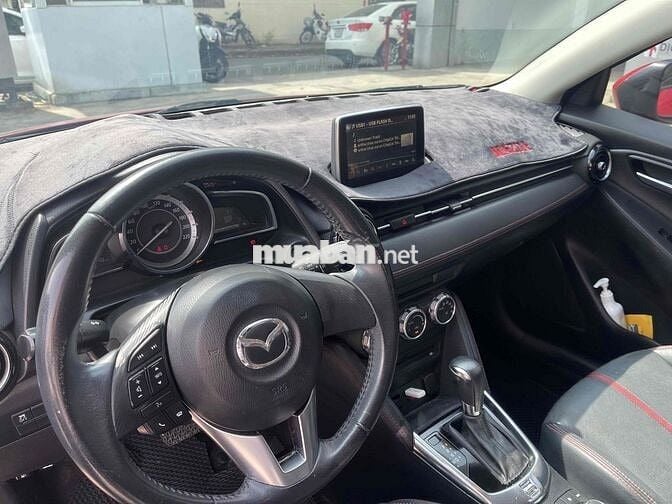 Mazda 2 2016  1.5 AT Hatchback - 85000 km