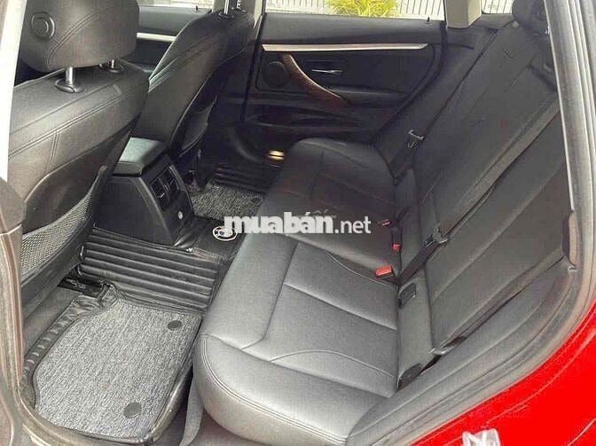 BMW 3 Series 2017 320i GT - 70000 km