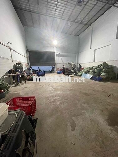 Kho mới cho thuê (9m x 16m) có sẵn 3 pha đường xe tải tới nơi