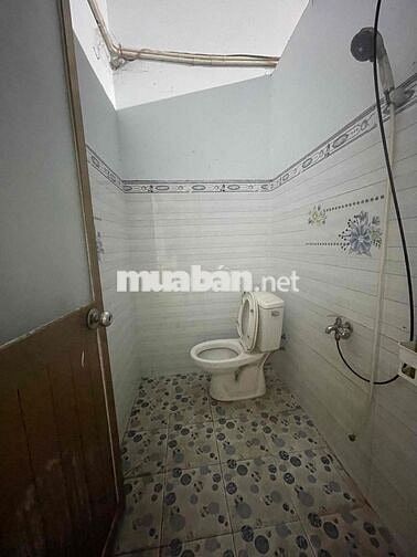 Kho mới cho thuê (9m x 16m) có sẵn 3 pha đường xe tải tới nơi