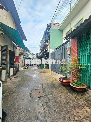 Bán nhà sổ hồng riêng Bà Điểm Hóc môn đ Trần Văn Mười 4 x 10 trệt lầu