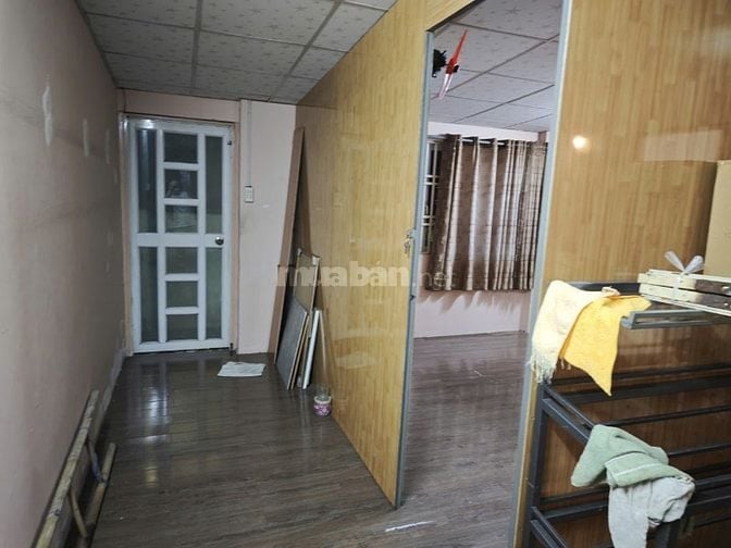 Cho thuê nhà mặt tiền số 10 Kênh Tân Hóa, Quận Tân Phú