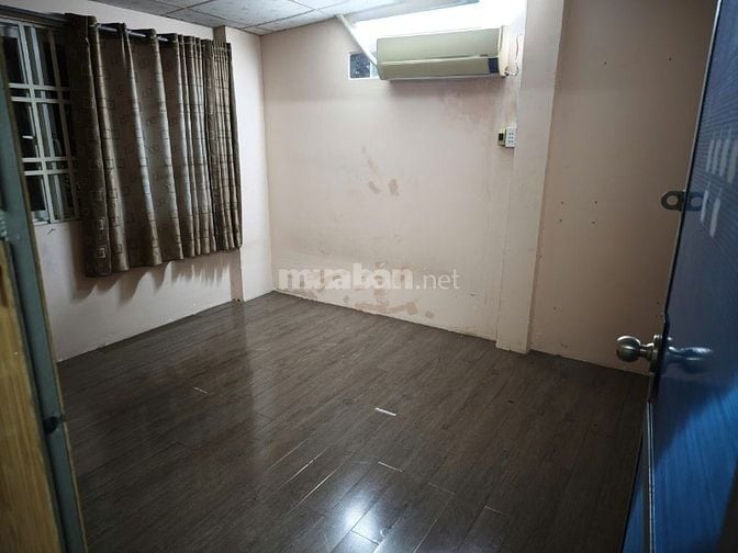 Cho thuê nhà mặt tiền số 10 Kênh Tân Hóa, Quận Tân Phú