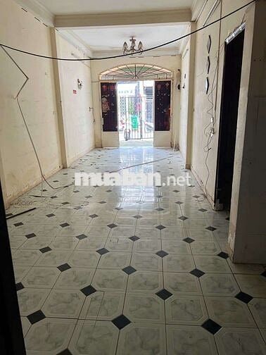 Cho thuê nhà nguyên căn mặt tiền đường số 45 Tân Quy, cho cải tạo
