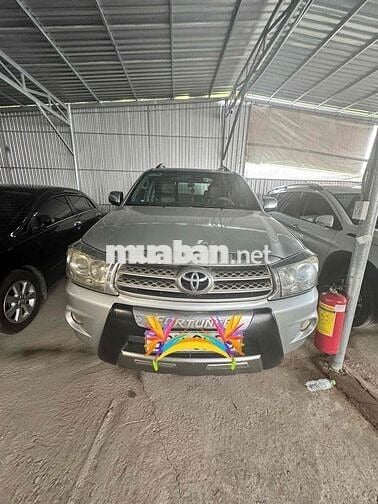 Toyota Fortuner 2009 2.7V 4x4 AT - 290000 km