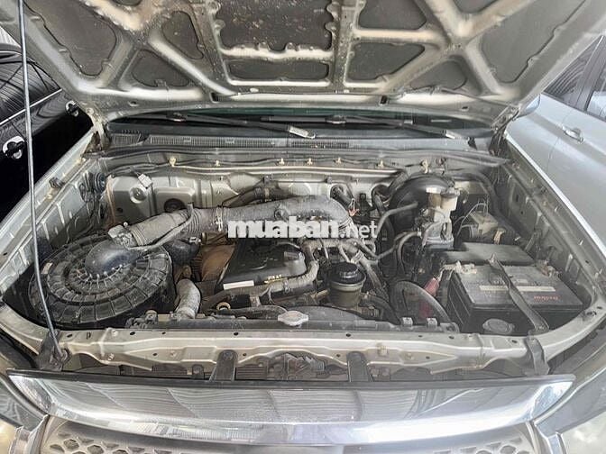 Toyota Fortuner 2009 2.7V 4x4 AT - 290000 km