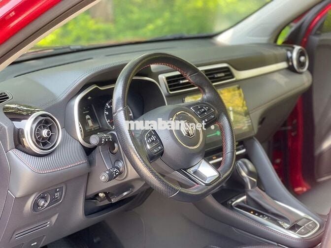 MG ZS 2023 tiết kiệm 100 triệu so với xe mới ra SR