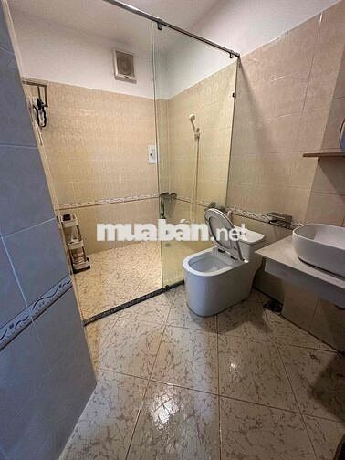 Chính chủ cho thuê phòng cửa sổ ngay mặt tiền PXL