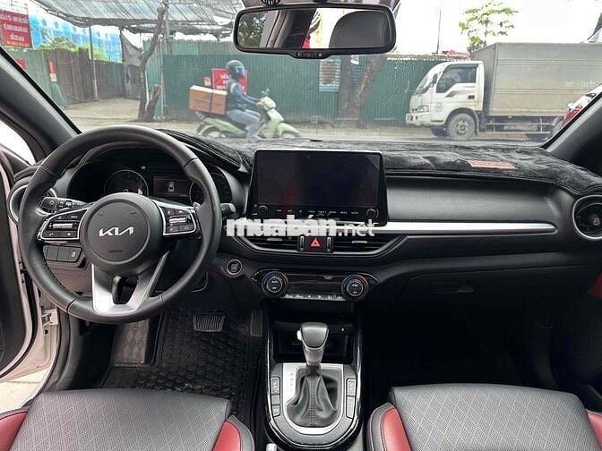 Kia K3 2024 Premium 2.0 AT - 23000 km