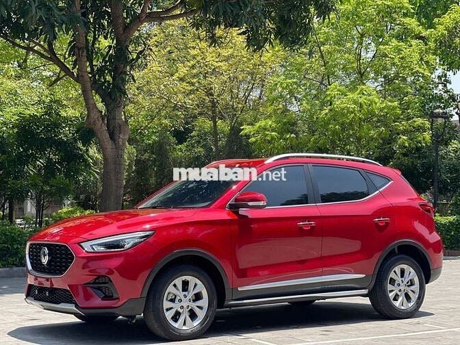 MG ZS 2023 tiết kiệm 100 triệu so với xe mới ra SR
