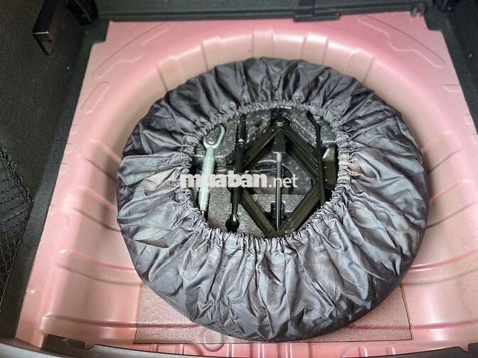 MG ZS 2023 tiết kiệm 100 triệu so với xe mới ra SR