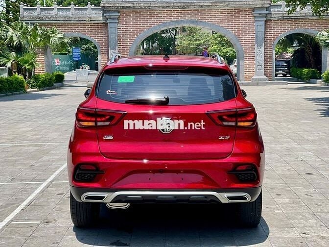 MG ZS 2023 tiết kiệm 100 triệu so với xe mới ra SR
