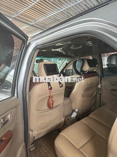 Toyota Fortuner 2009 2.7V 4x4 AT - 290000 km