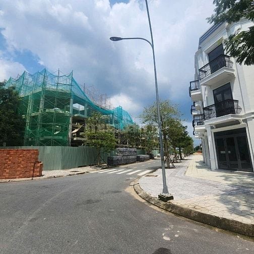 Chuyển nhượng liền kề HUD Chánh Mỹ - ven sông Sài Gòn 110m2 - 5,3 tỷ