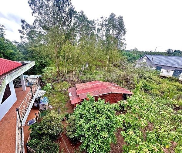 Bán Đất (kèm dãy nhà ở), Hương lộ 18 đi vào