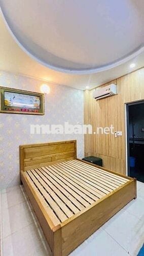 Nhà mới sẵn nôi thất ,4pn 4wc, ôtô vô nhà .đg 7m thông