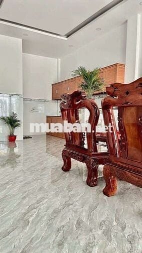 Bán nhà sạch đẹp ở ngay,DT: 7,50 x 11 (79,2m2 full thổ) Giáp Quận 12